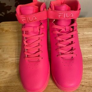 NEW FILA Women's Westeria Mono Sneaker-Pink